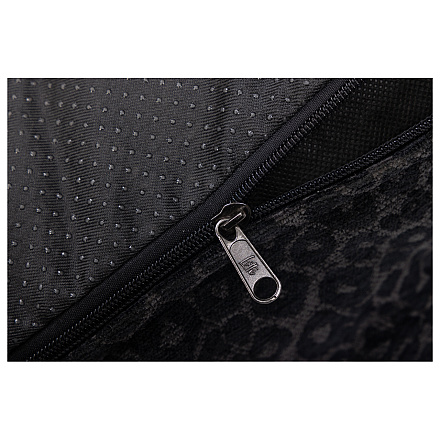 Designed by Lotte Hondenkussen Wild Essence Antraciet